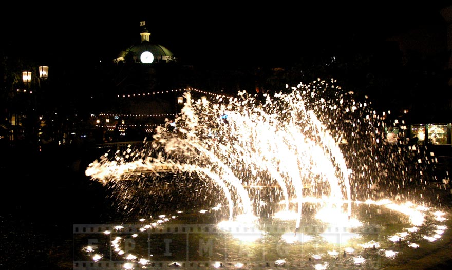 Animated fountain dancing to the music at night