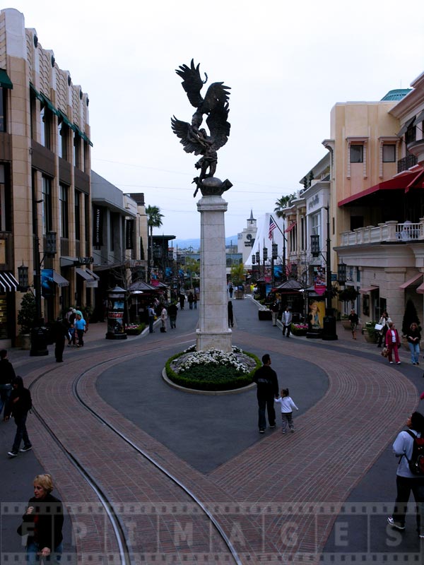 Shops at the Grove - outdoor shopping mall in Los Angeles