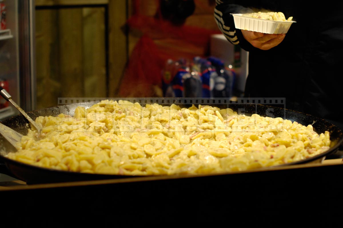 tartiflette - hot dish with potatoes and bacon