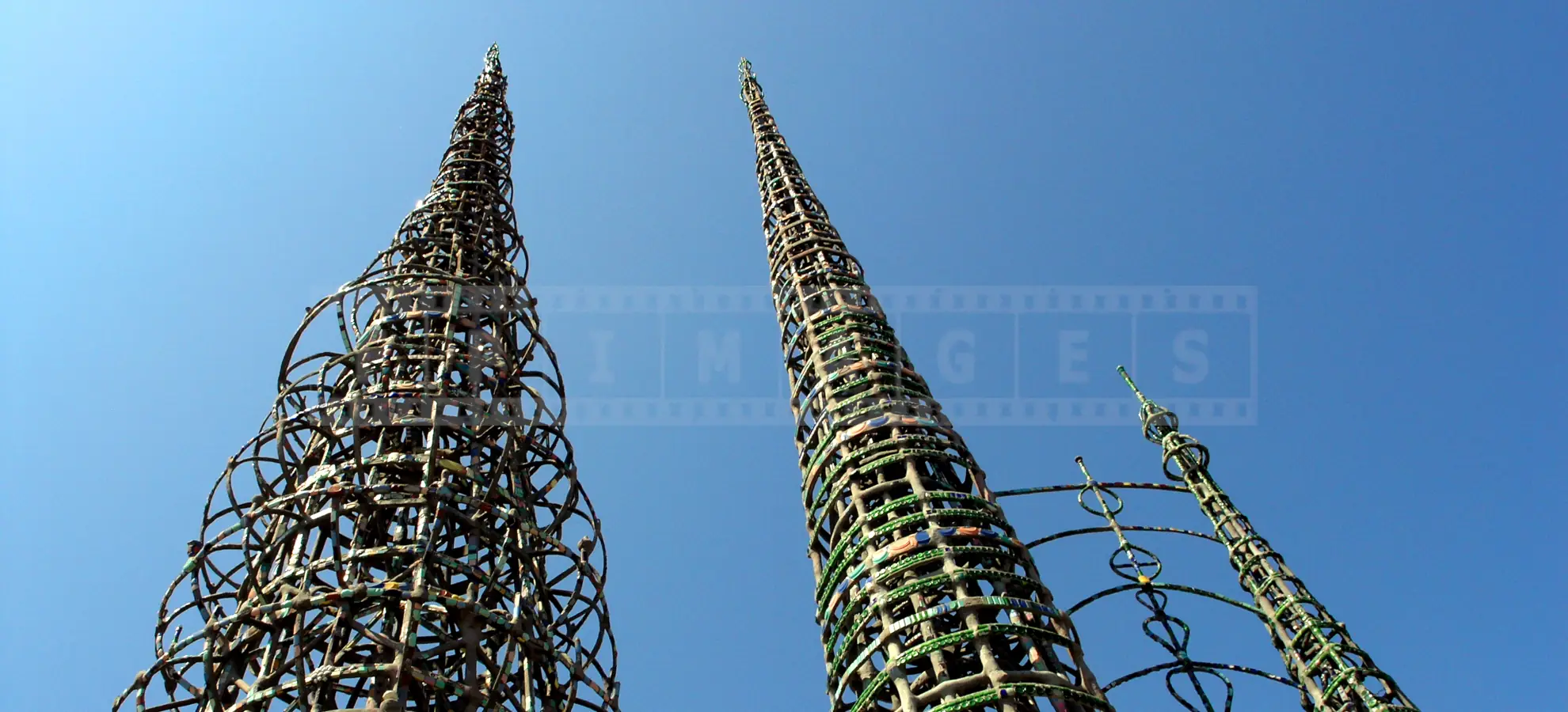 amazing architecture of watts towers in loas angeles california