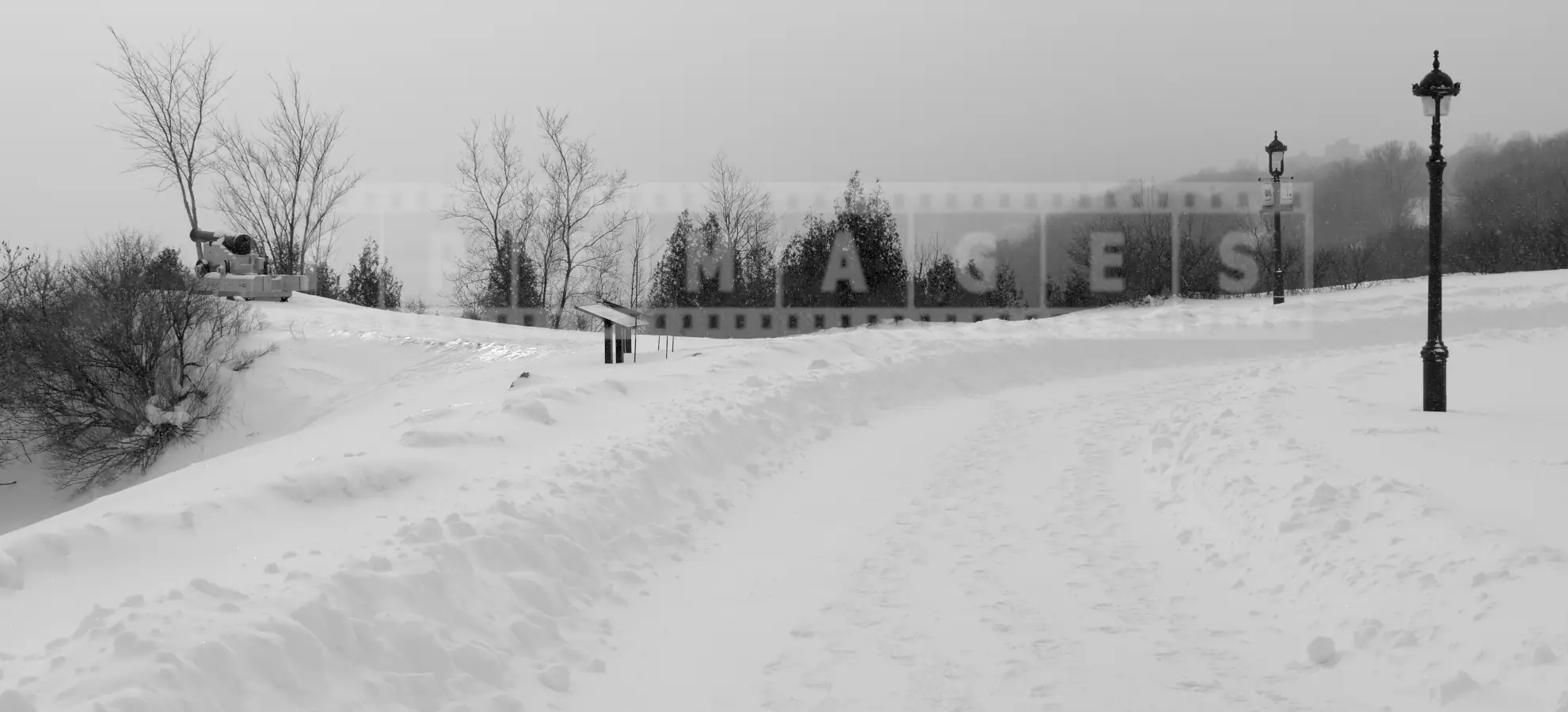Winter walk in the Quebec City Plains of Abraham urban park